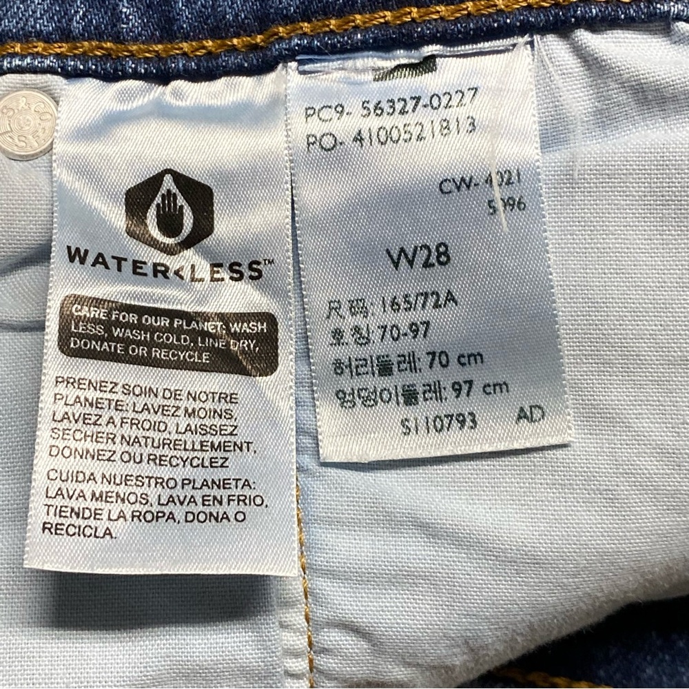 Levi's 501 Women's Size 28” Medium Wash Cotton Fray Hem Button Tab Denim Shorts - Picture 11 of 12